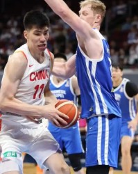 yl23455永利-100-93！中国男篮又大逆转，央视解说员点名表扬4人，成赢球功臣