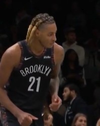 yl23455永利官网-关键一攻一防！克洛尼补防钉板大帽布朗 随后追身三分反超1分！