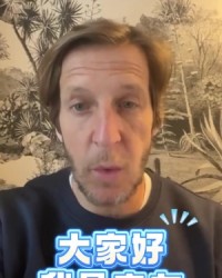 yl23455永利官网-外援离世比赛照常踢！安布：这时候足协应该出面，协调比赛延期